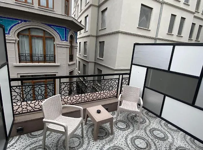 Отель Manesol Boutique Galata