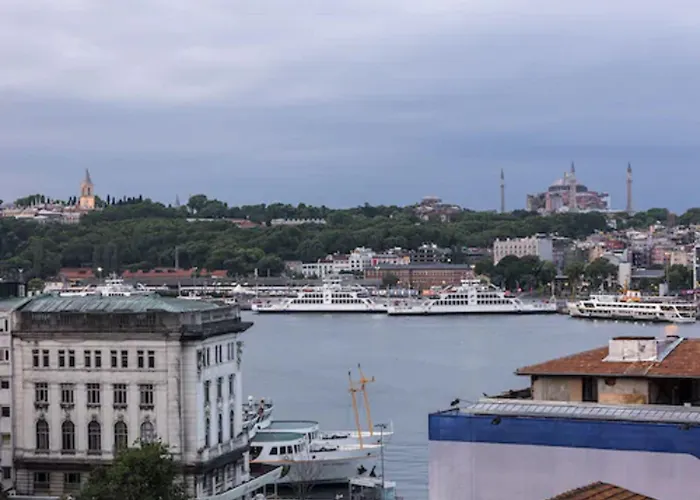 Отель Manesol Boutique Galata Стамбул