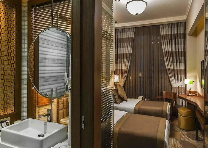 Отель Manesol Boutique Galata 4*